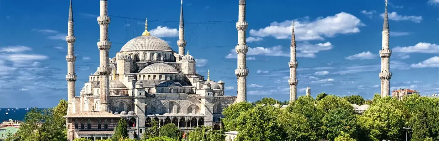 La Moschea Blu di Istanbul: Un Capolavoro di Luce e Spiritualità